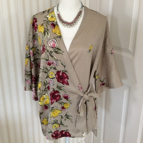 Zara Tops - ❤️Host Pick❤️ Zara Kimono Top Size S